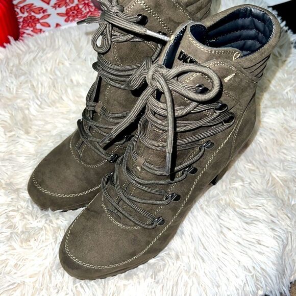 DNKY boots, forest green suede material, 5 inch heel - Picture 5 of 8